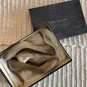 Ann Taylor Women's Cream Heels